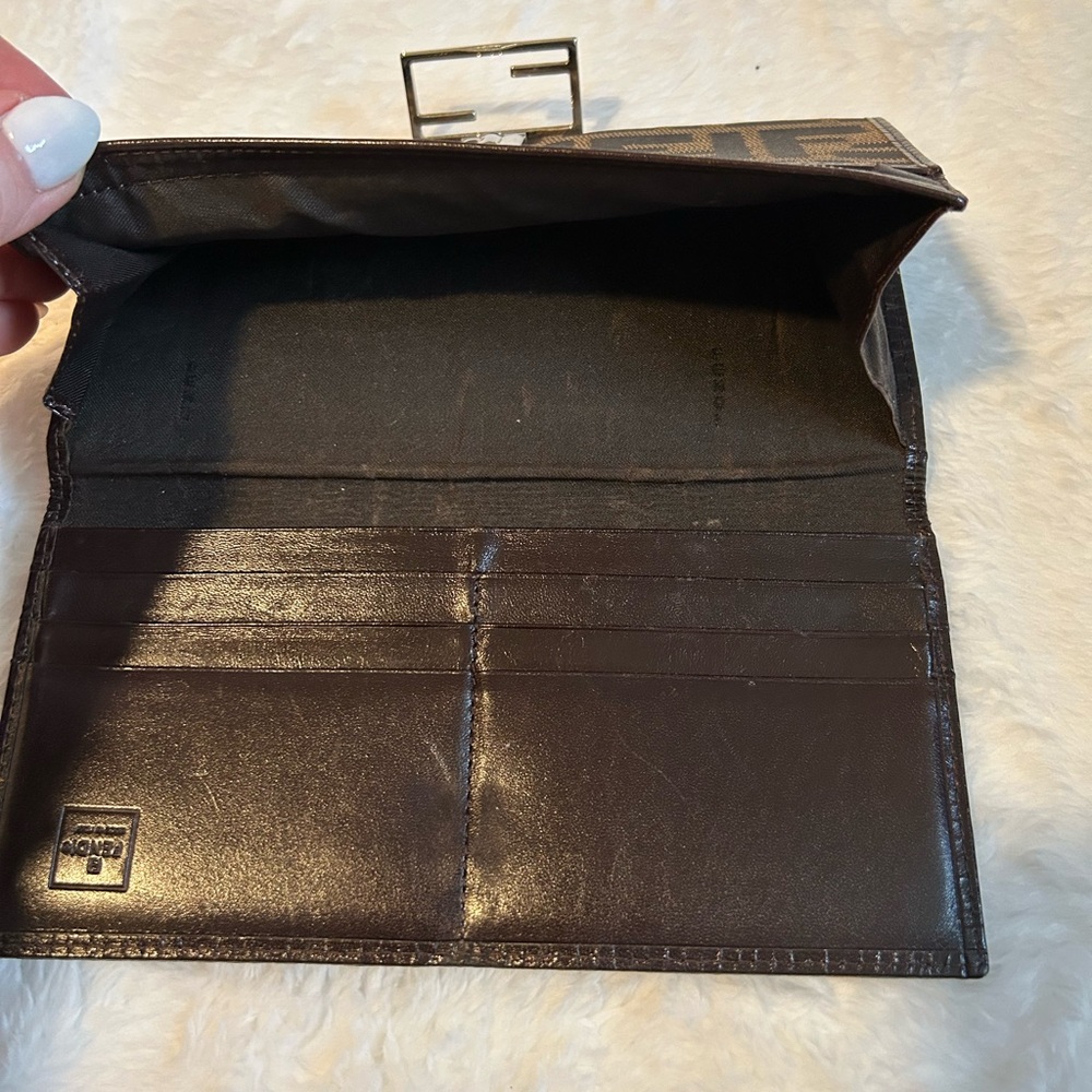 Fendi Black and Brown Classic Wallet - Picture 4 of 9